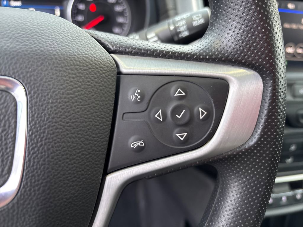 Used 2024 GMC Terrain SLE image 27