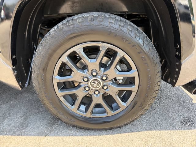 Used 2023 Toyota Tundra Platinum w/ Advanced Package AWD/4WD image 31