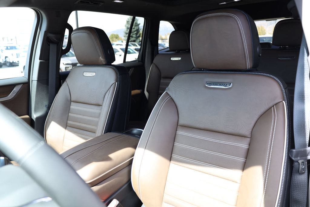 New 2027 GMC Acadia Denali Ultimate AWD/4WD image 17