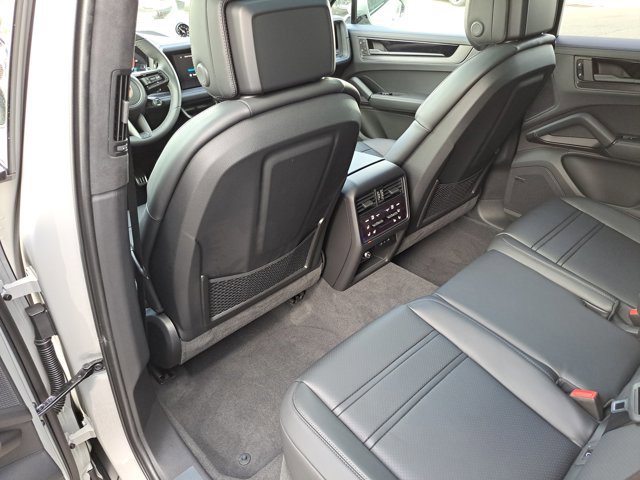 New 2026 Porsche Cayenne GTS image 20