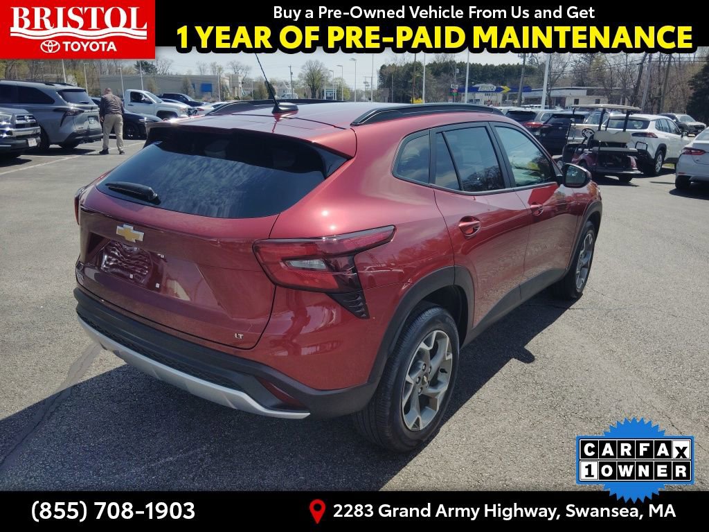 Used 2025 Chevrolet Trax LT w/ LT Convenience Package FWD image 9