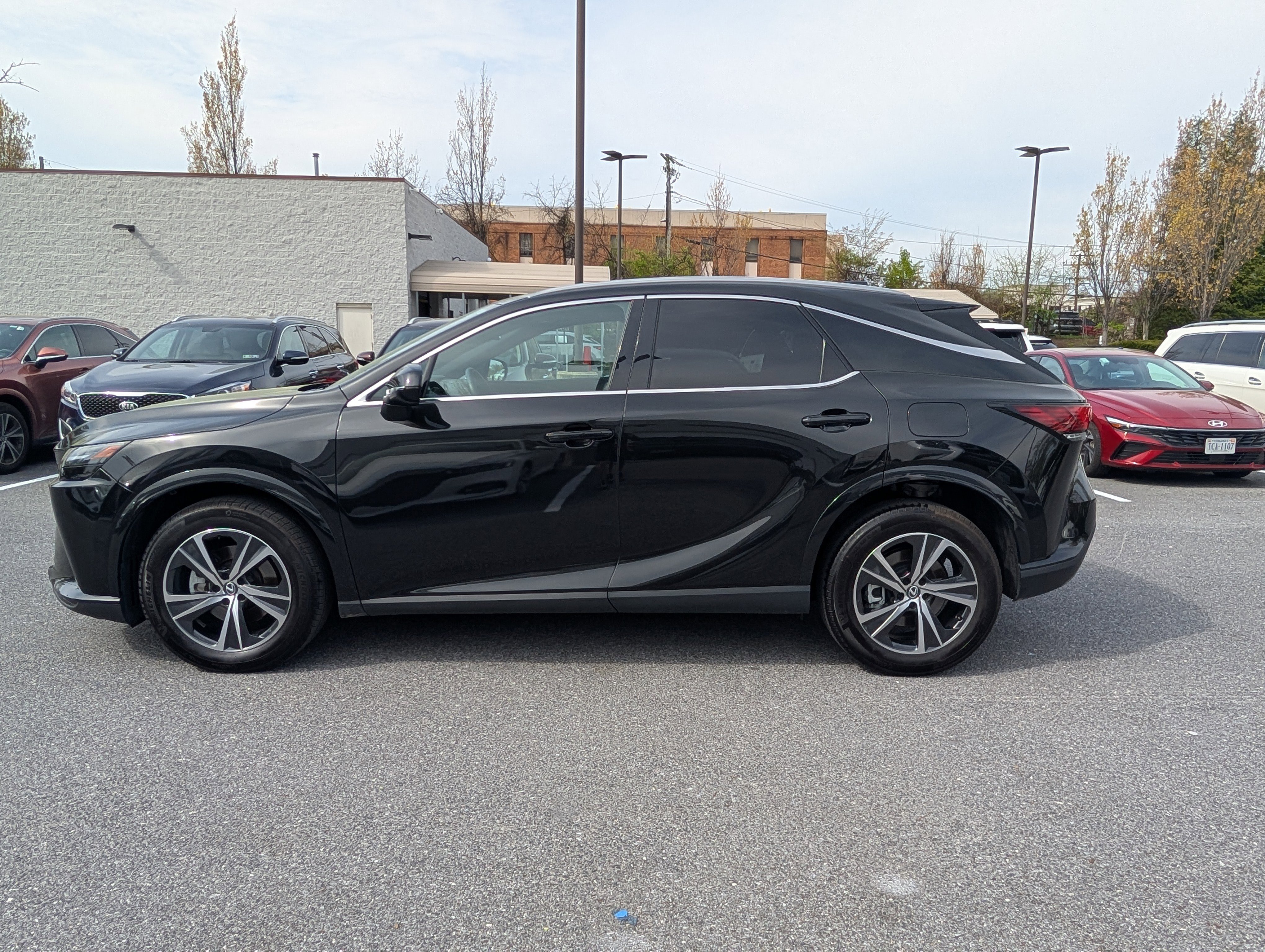 Used 2023 Lexus RX 350 Premium w/ Accessory Package image 6