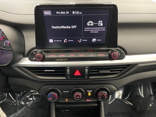 Used 2024 Kia Forte LXS w/ LXS Technology Package image 3