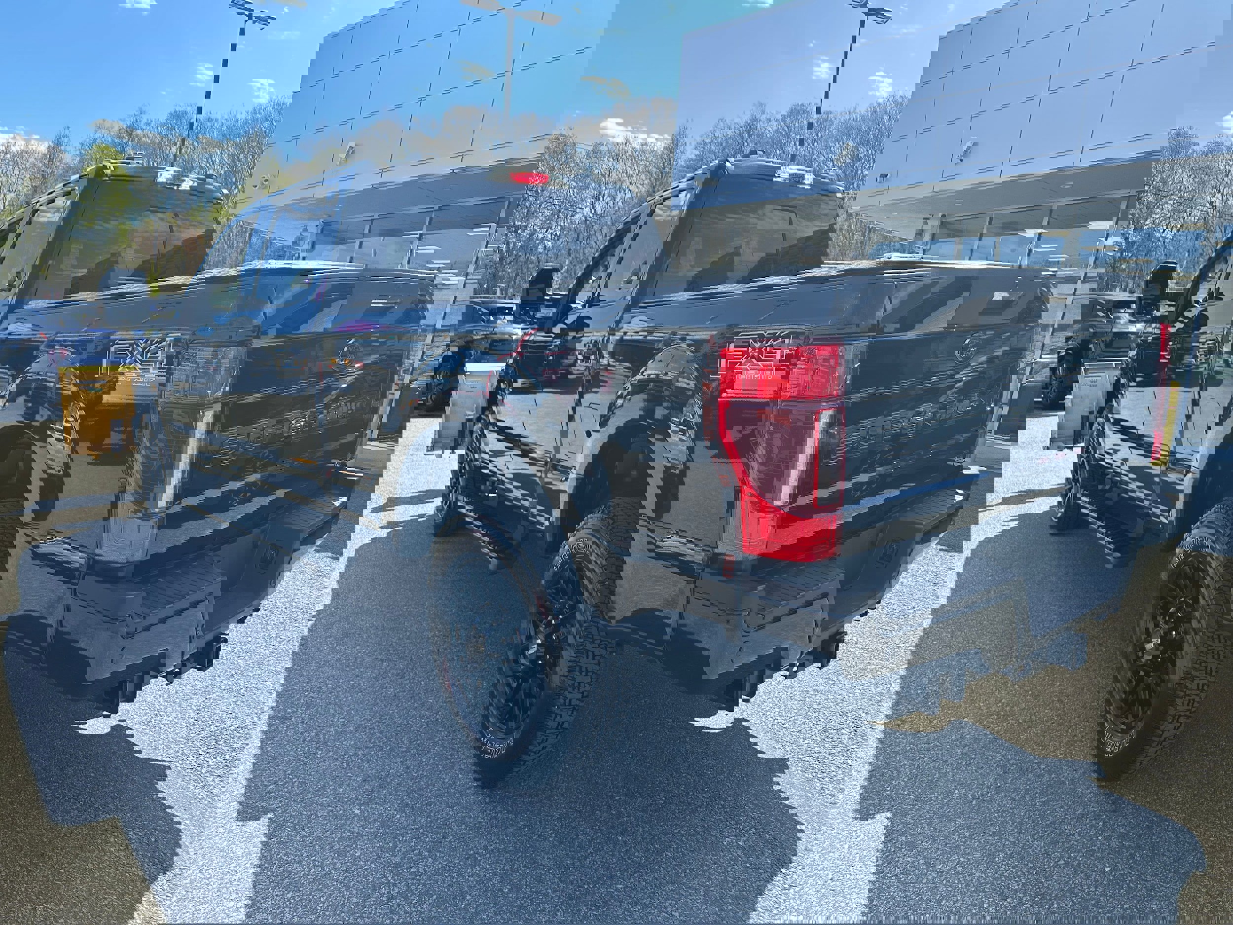 Used 2020 Ford F350 Lariat AWD/4WD image 13