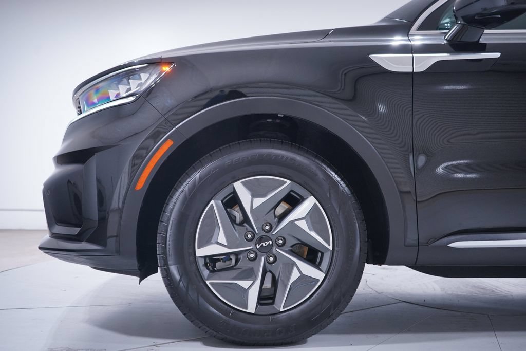 Used 2023 Kia Sorento EX FWD image 2