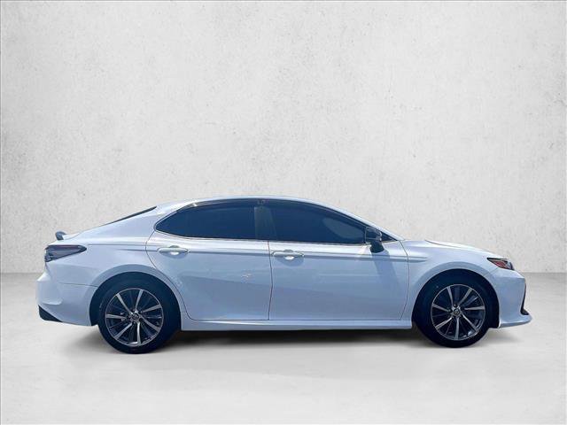 Used 2022 Toyota Camry LE FWD image 5