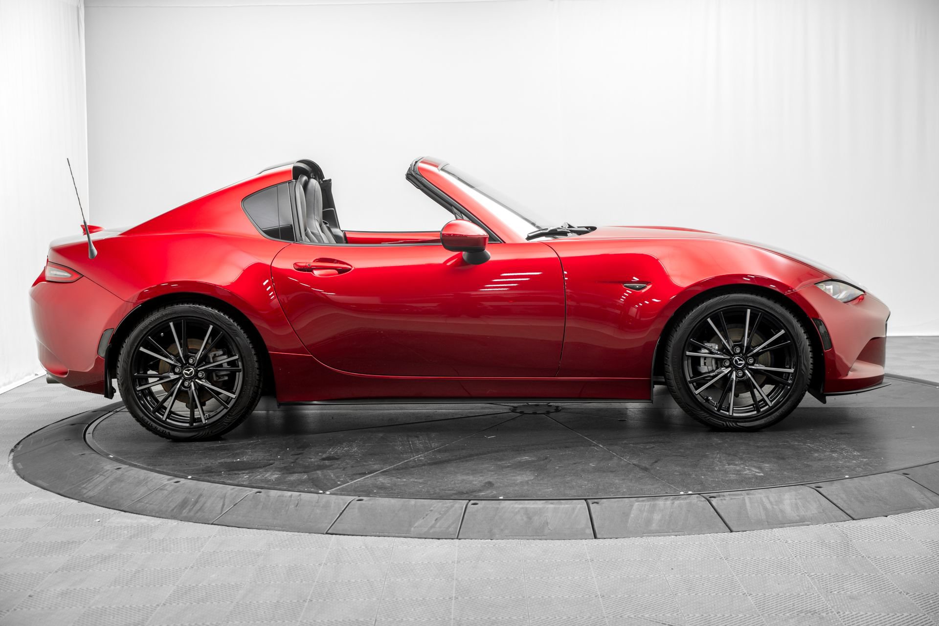Used 2024 MAZDA MX-5 Miata RF Grand Touring RWD image 8