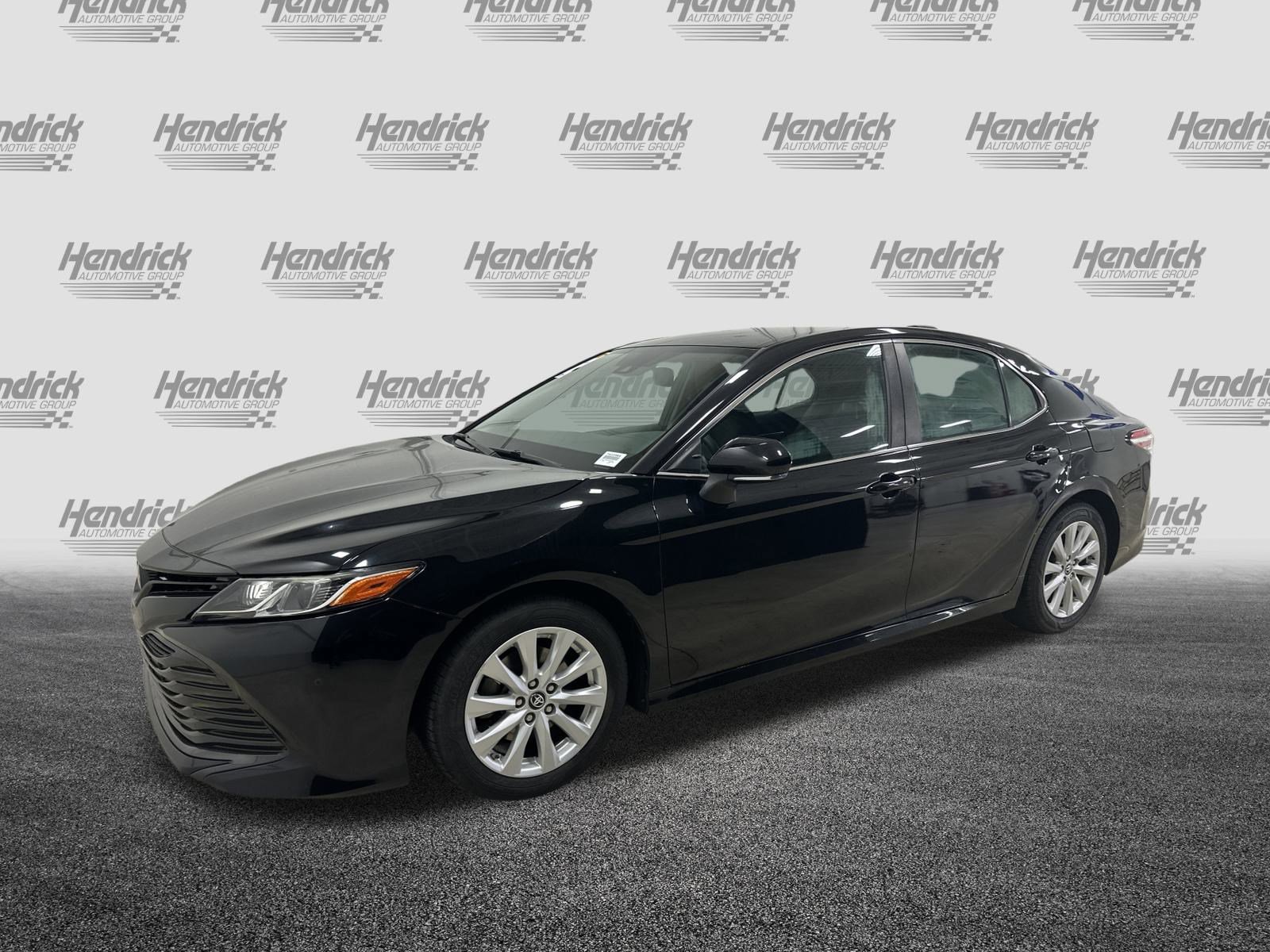 Used 2019 Toyota Camry LE image 5