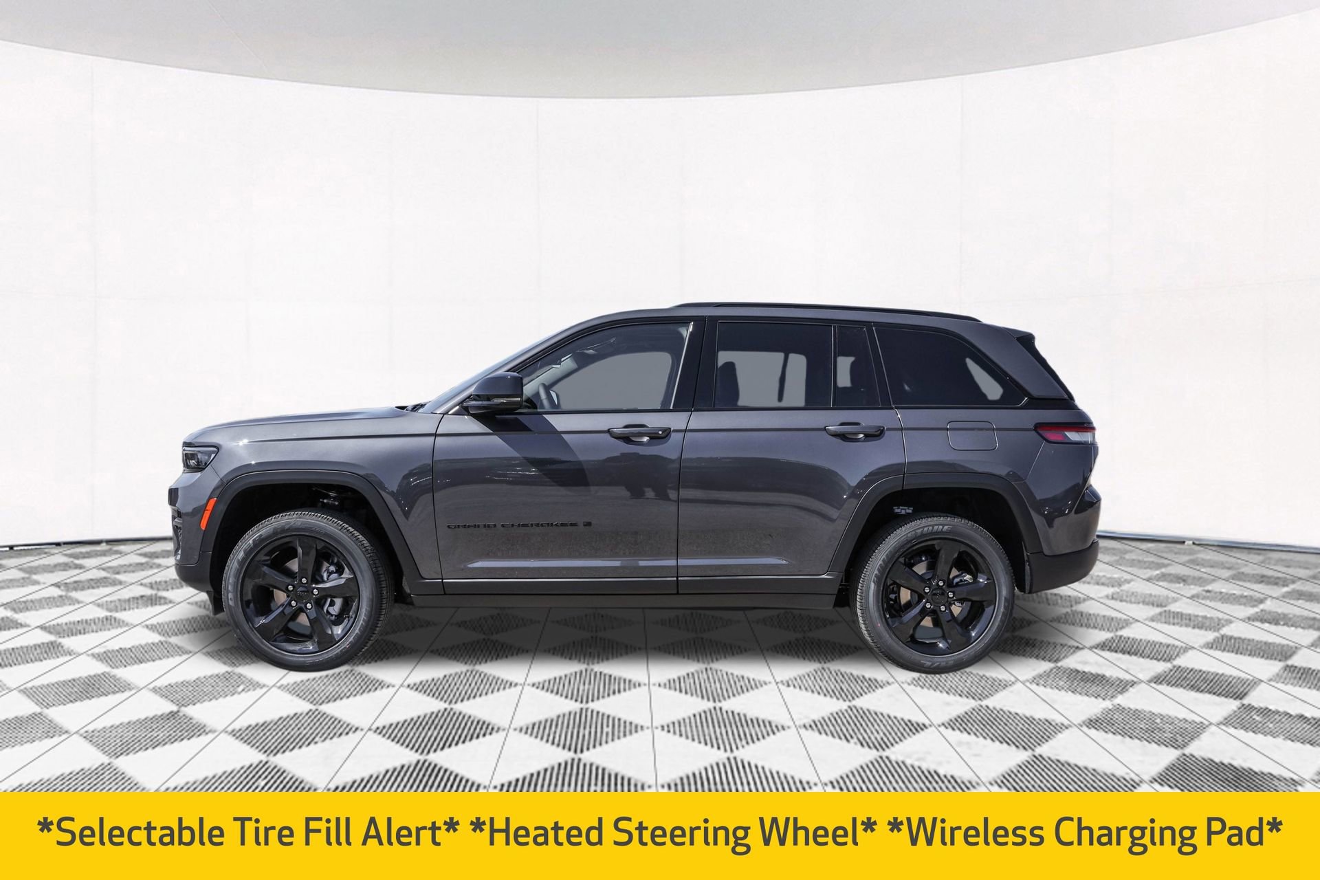 New 2025 Jeep Grand Cherokee Altitude image 9