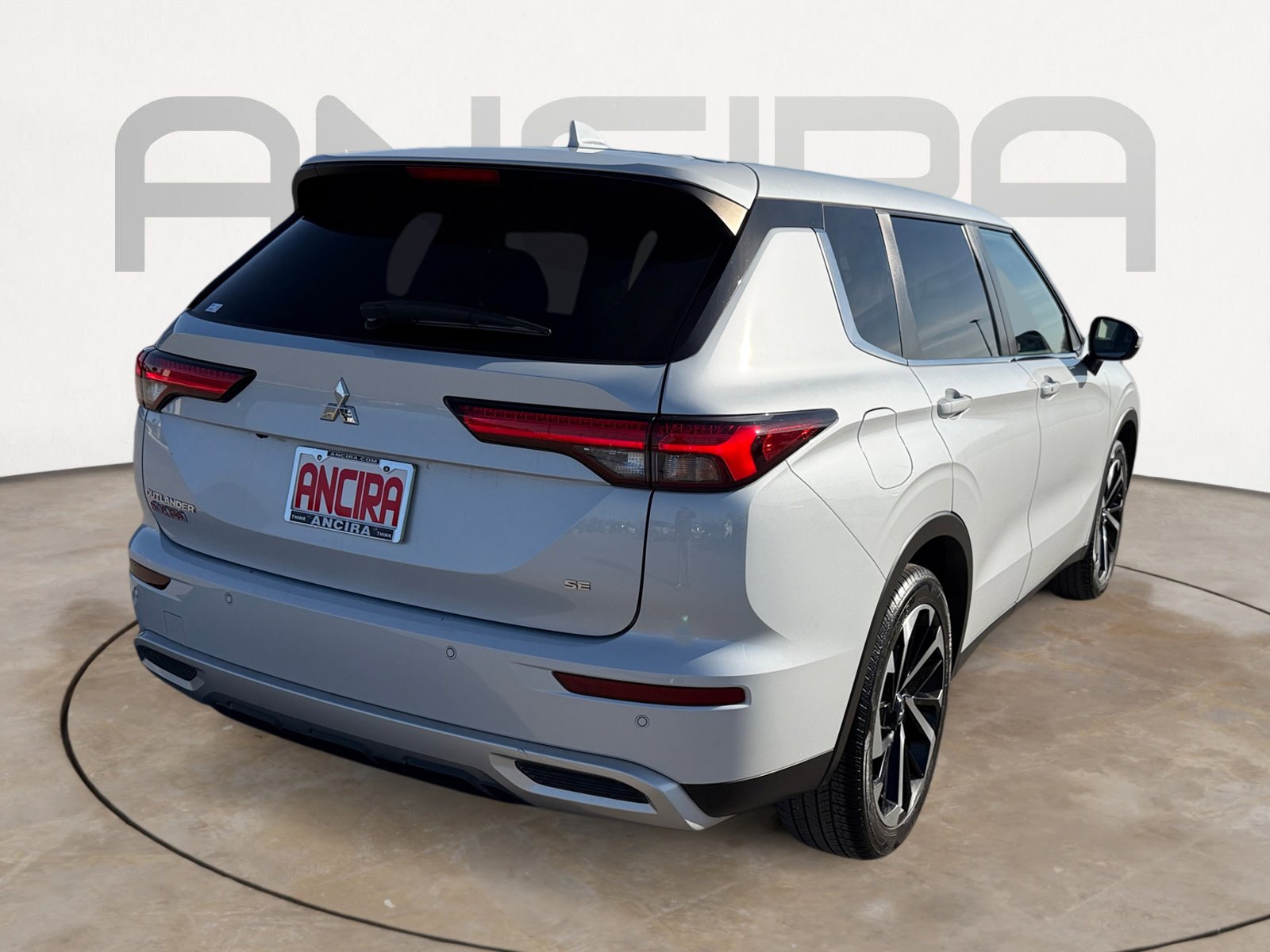 Used 2023 Mitsubishi Outlander SE Black Edition image 11