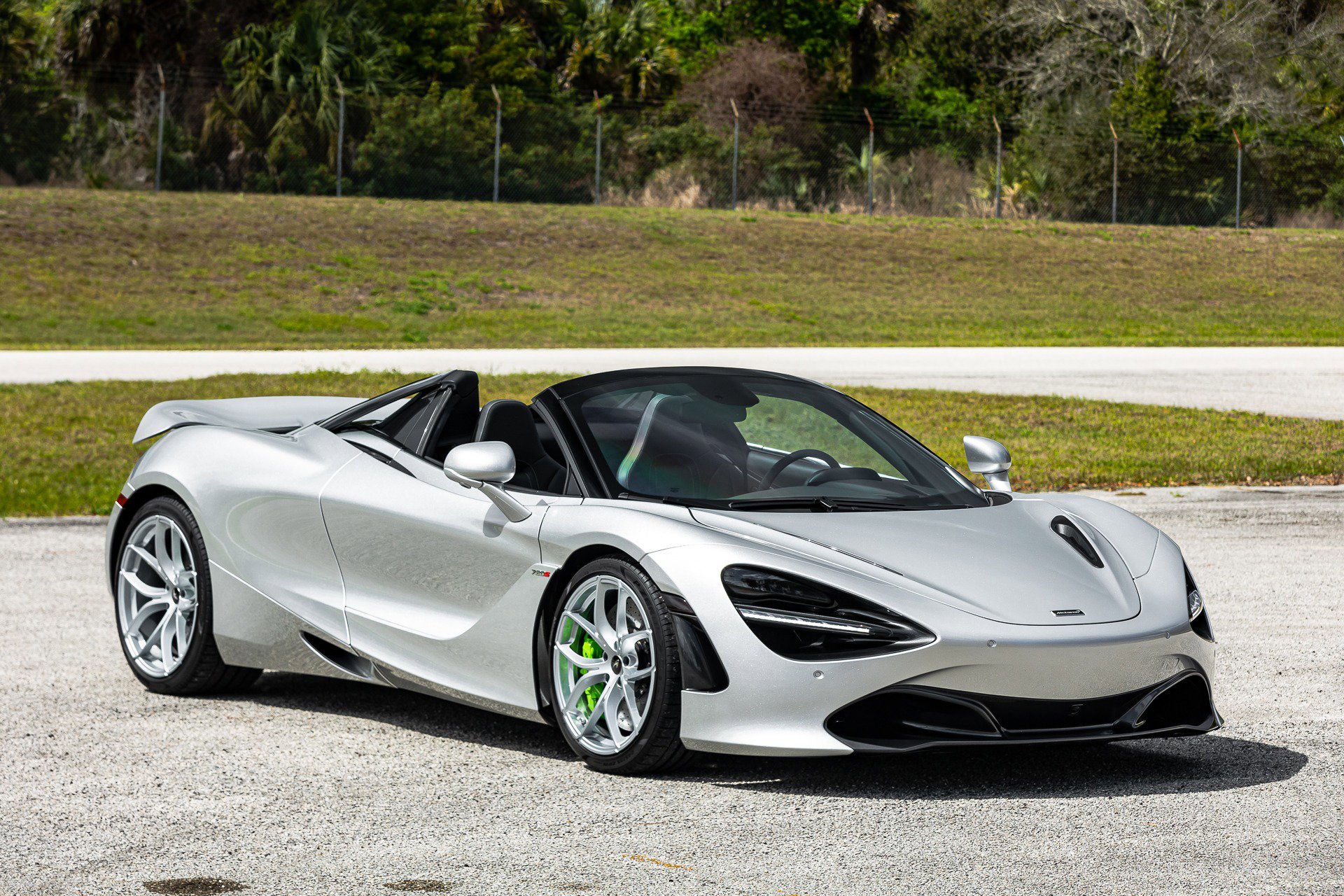 Used 2020 McLaren 720S Luxury RWD image 2