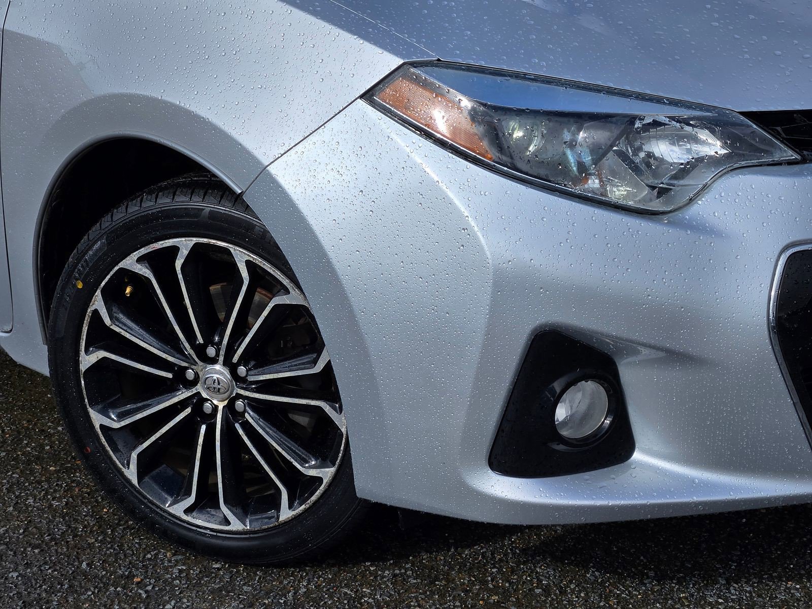 Used 2015 Toyota Corolla S w/ Driver Convenience Package image 9