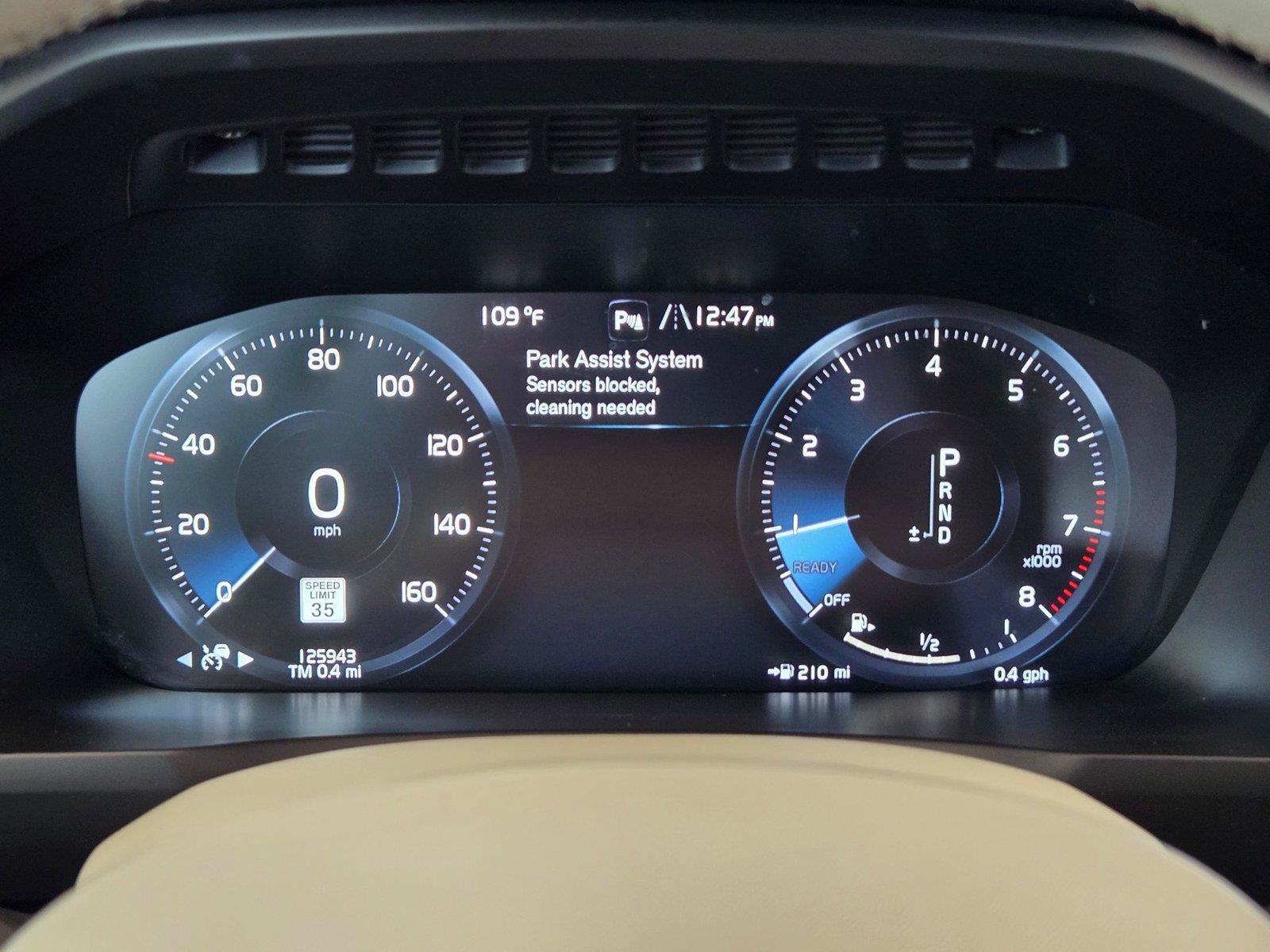 Used 2018 Volvo XC90 T6 Momentum w/ Convenience Package AWD/4WD image 16