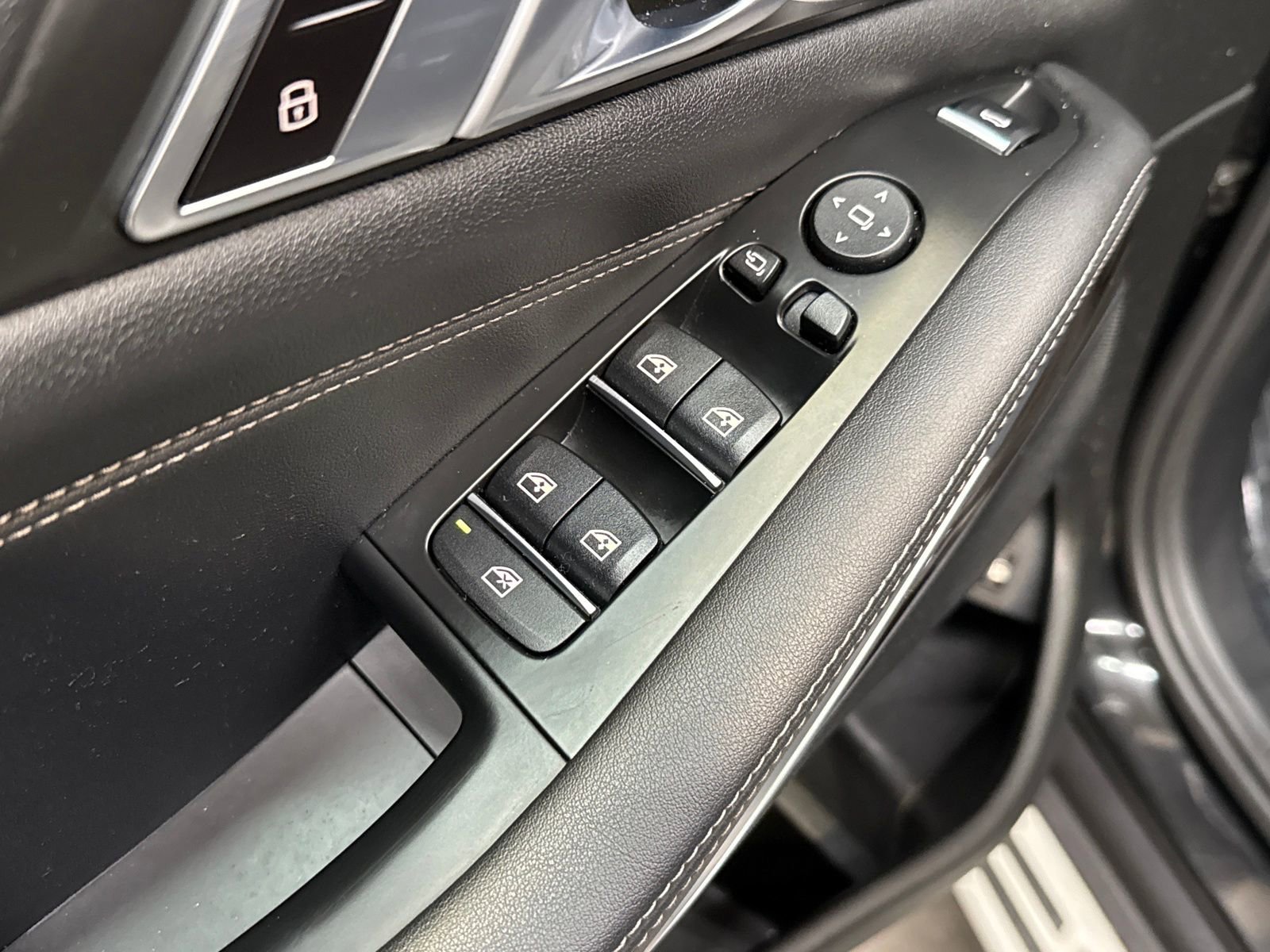 Used 2023 BMW X5 xDrive45e image 19