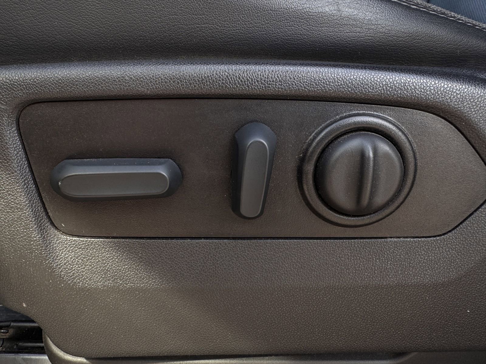 Used 2022 Chevrolet Silverado 3500 High Country image 26