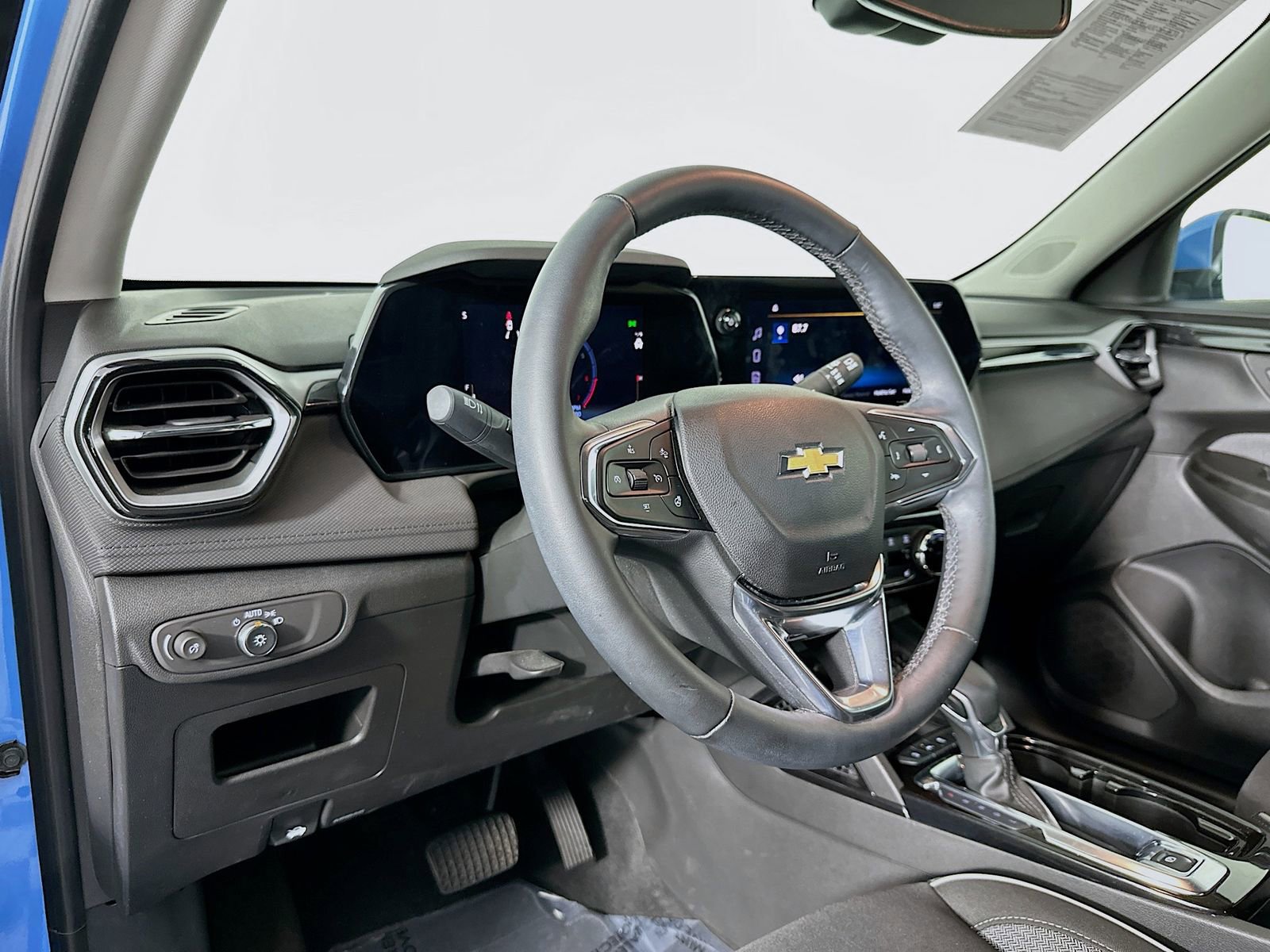 Used 2024 Chevrolet TrailBlazer LT w/ Convenience Package image 10