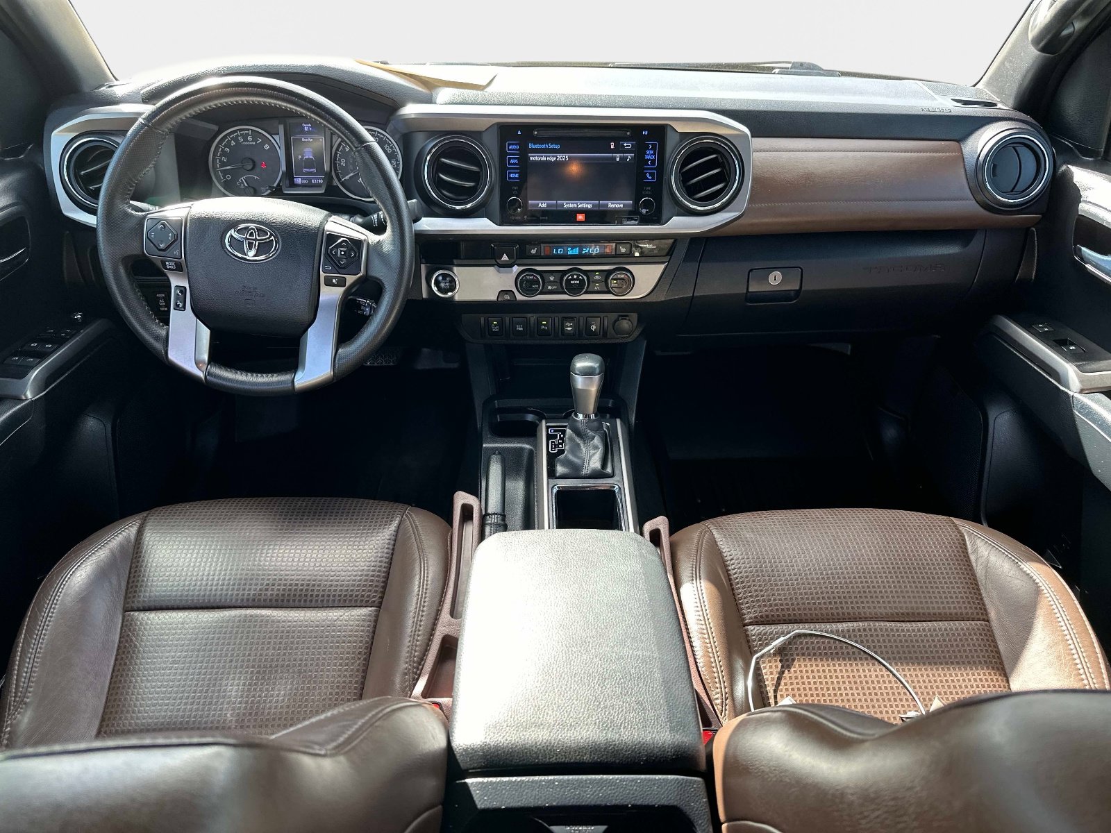 Used 2017 Toyota Tacoma Limited image 14