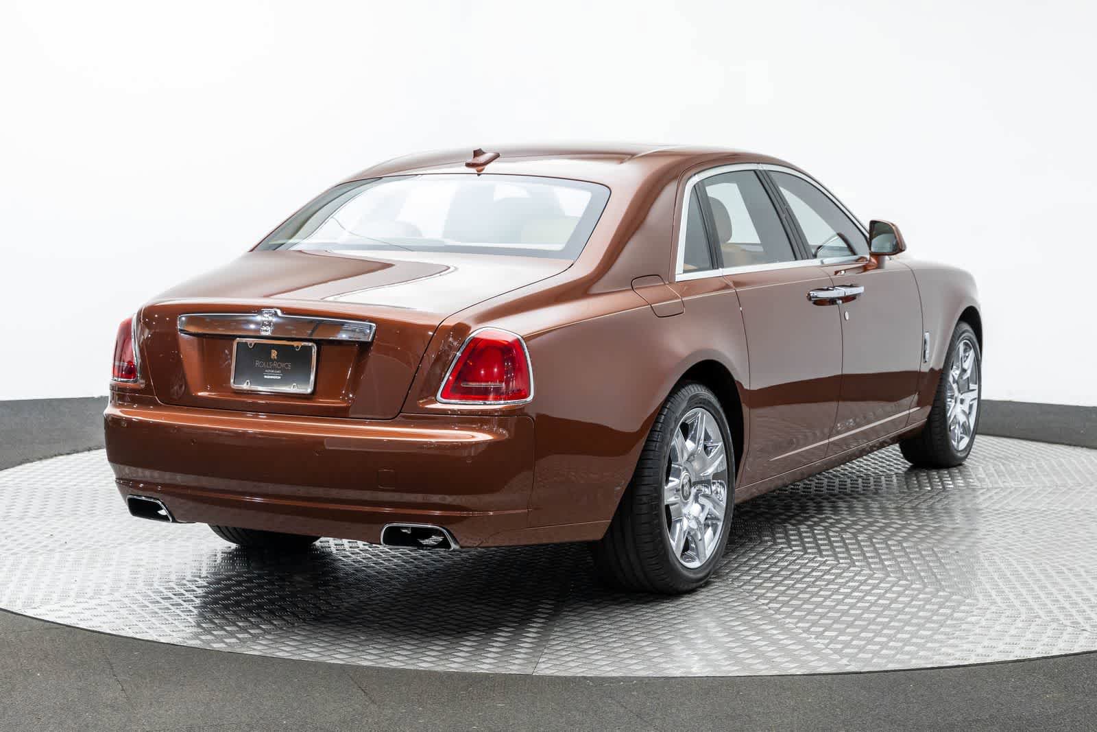 Used 2013 Rolls-Royce Ghost RWD image 2