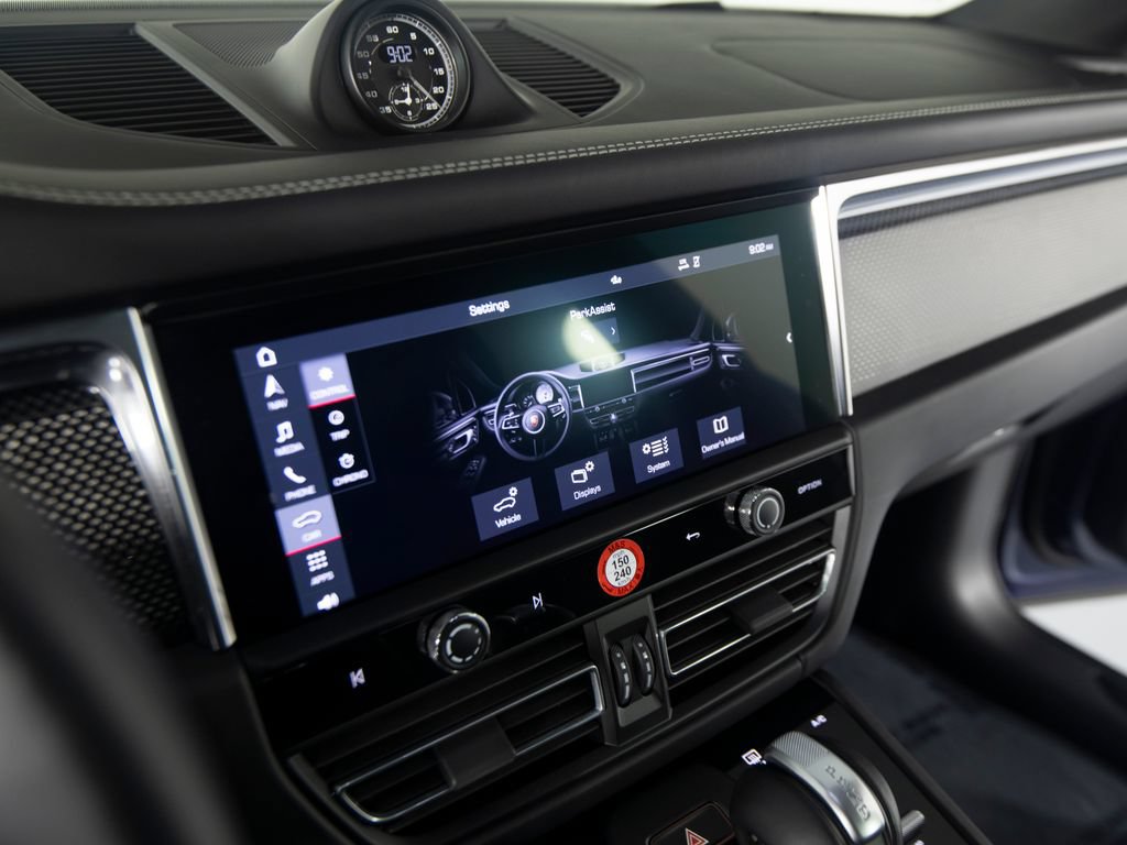 Certified 2025 Porsche Macan GTS AWD/4WD image 25