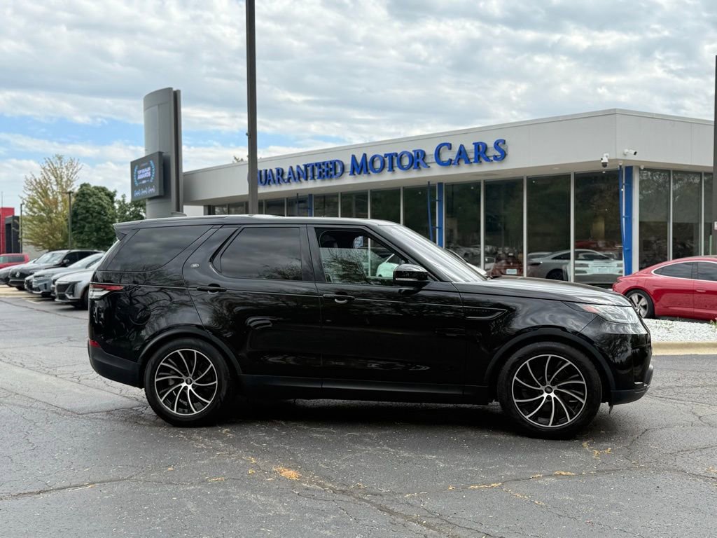 Used 2017 Land Rover Discovery SE image 8