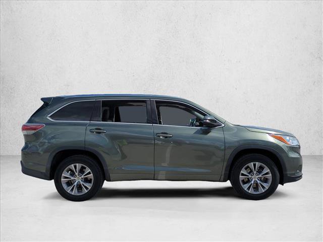 Used 2014 Toyota Highlander XLE FWD image 4