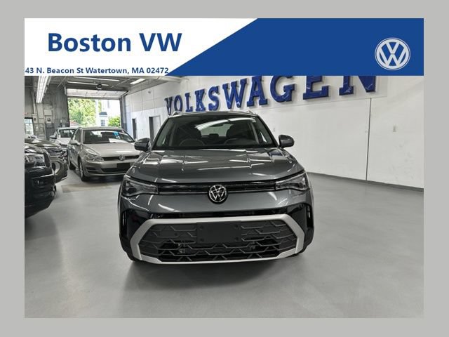 Used 2025 Volkswagen Taos SE AWD/4WD image 1