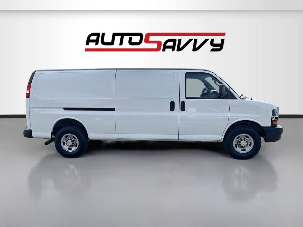 Used 2024 Chevrolet Express 3500 Extended w/ Driver Convenience Package image 8