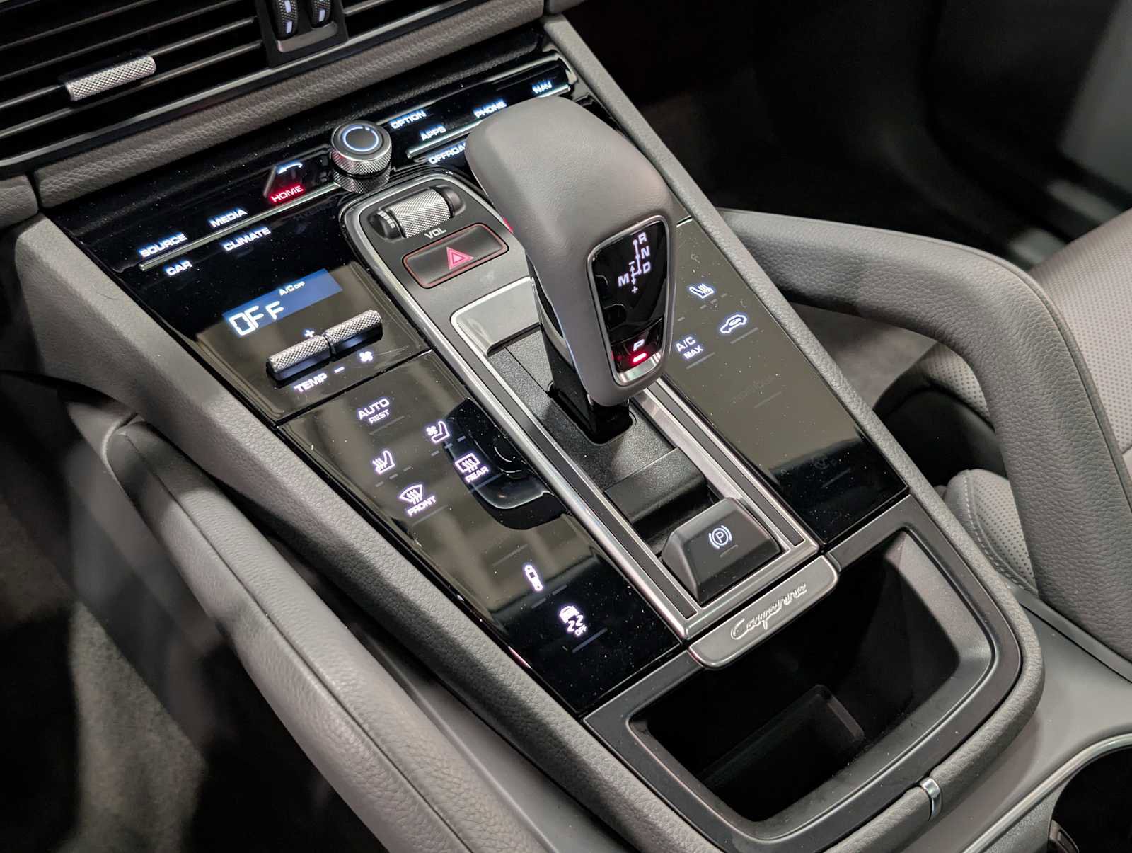 Used 2023 Porsche Cayenne Coupe image 43