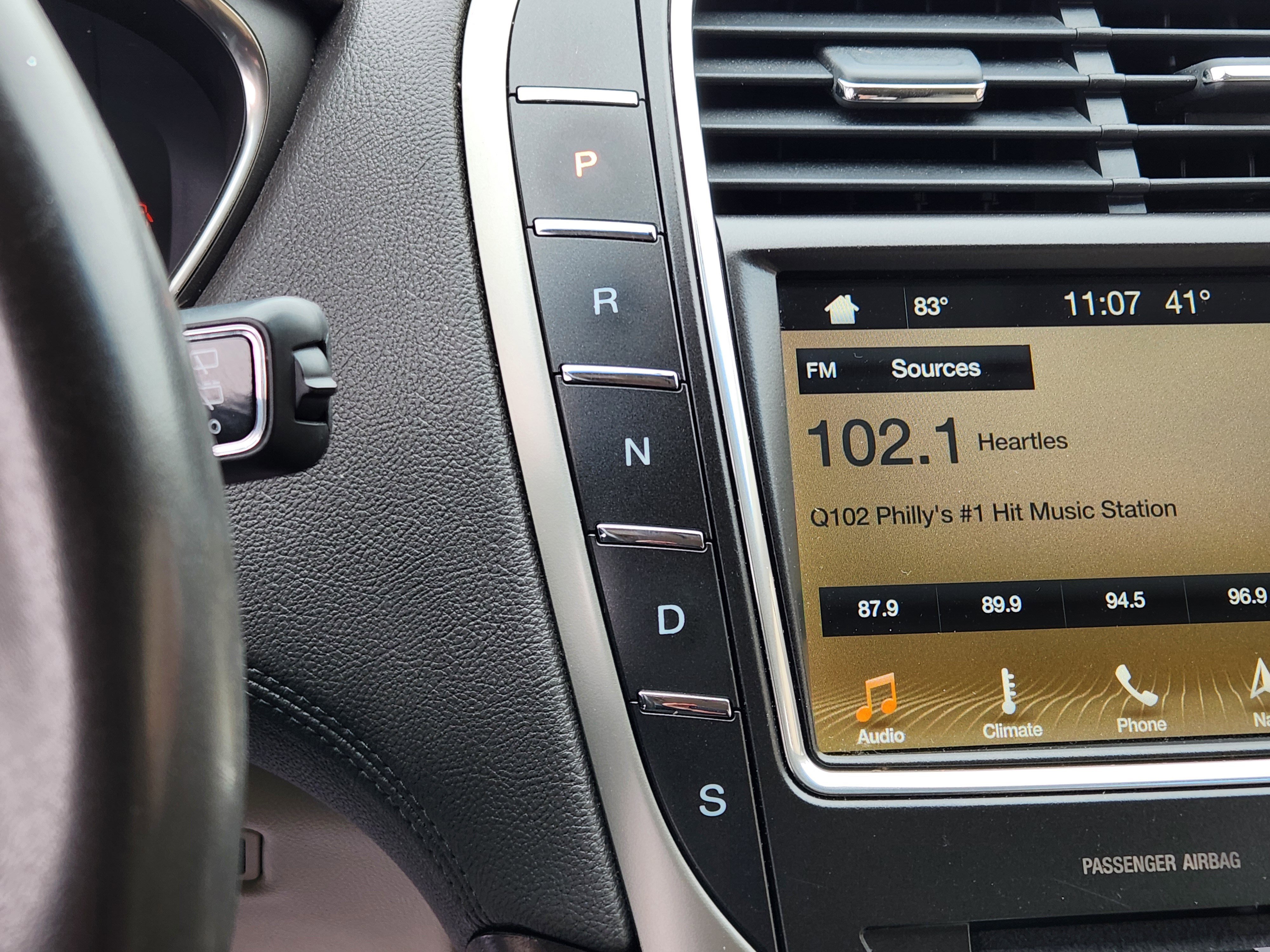 Used 2019 Lincoln Nautilus Select image 23