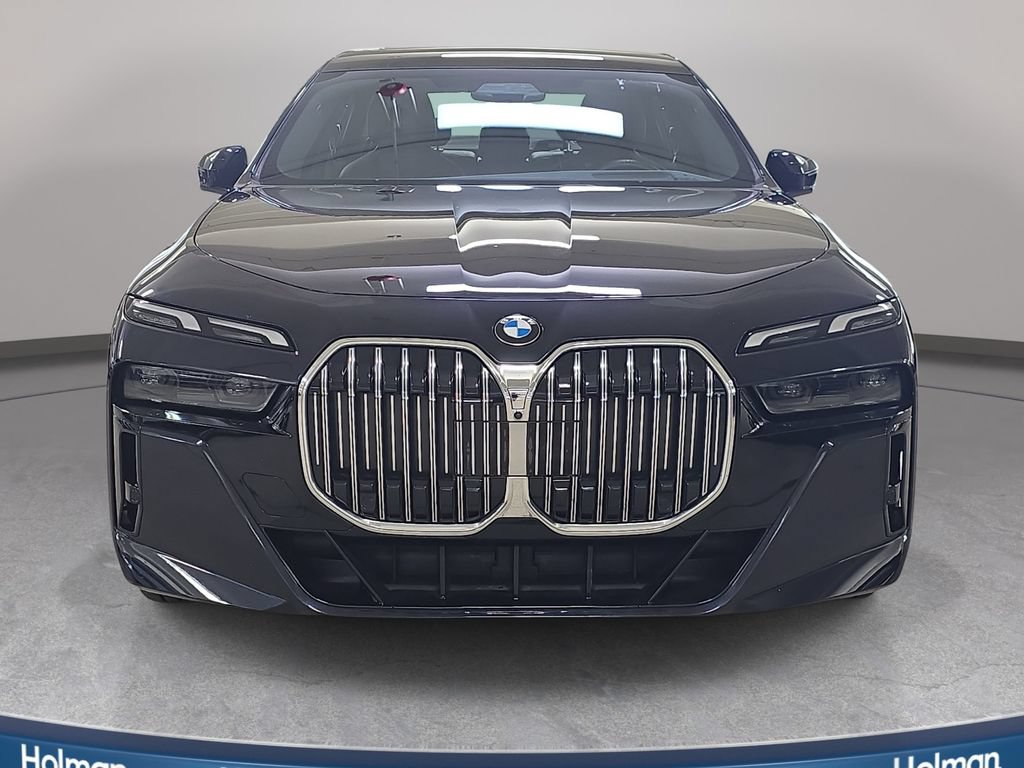 Used 2023 BMW 760i xDrive AWD/4WD image 3