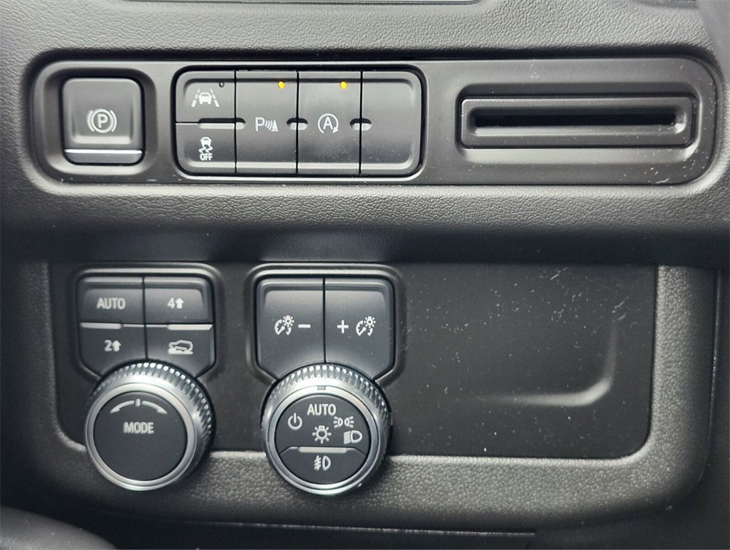 Used 2023 GMC Yukon SLT image 25