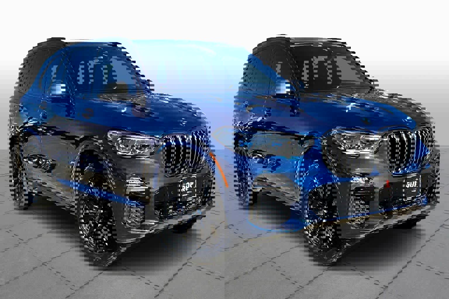 Used 2021 BMW X5 M50i w/ Executive Package image 3