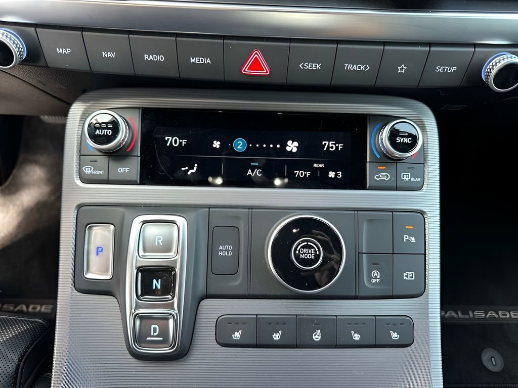 Used 2024 Hyundai Palisade Calligraphy image 15