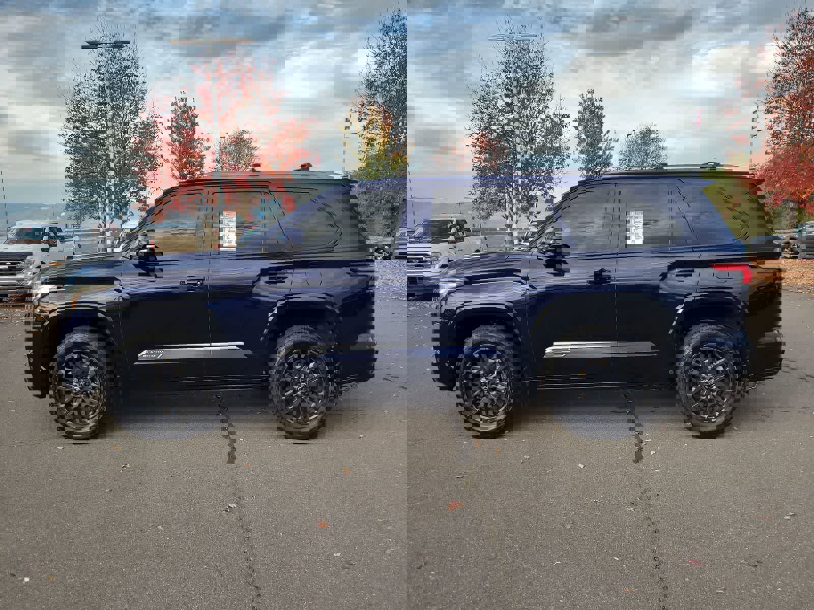 Used 2025 Toyota Sequoia Platinum image 11