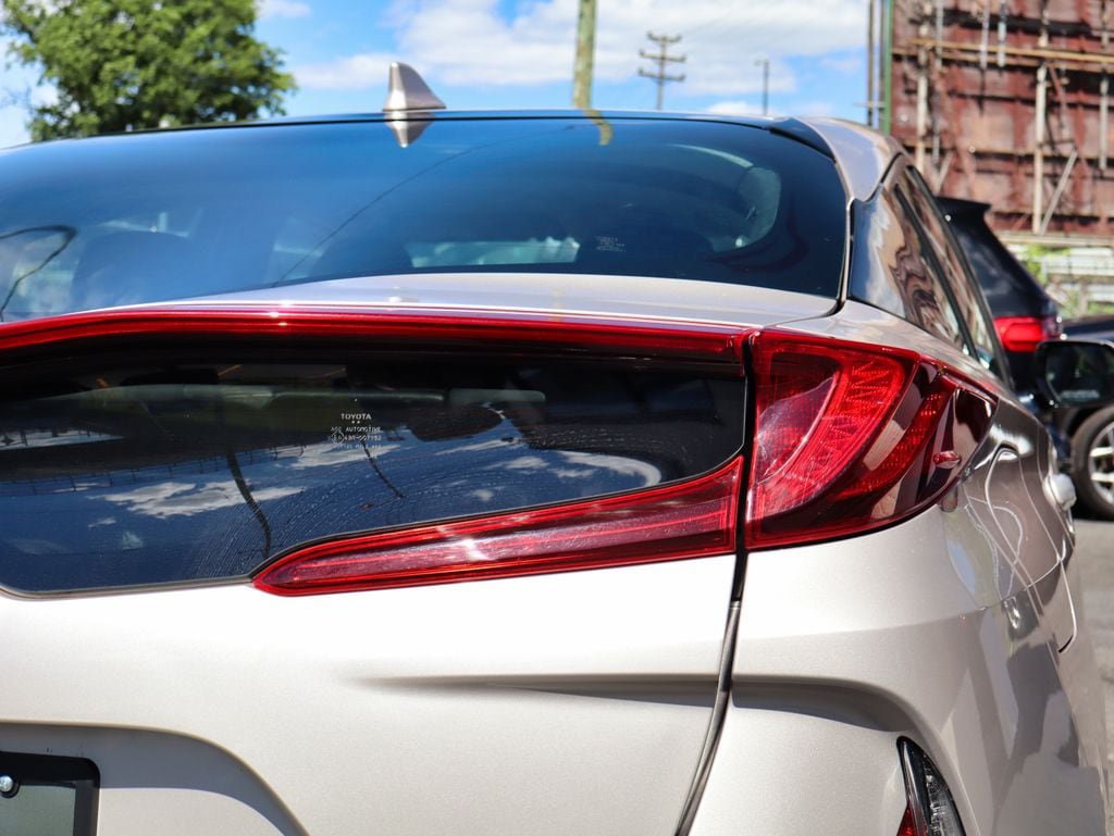 Used 2017 Toyota Prius Prime Premium w/ Preferred Accessory Package FWD image 14