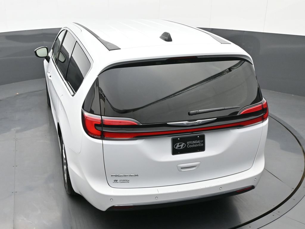 Used 2024 Chrysler Pacifica Touring-L image 27