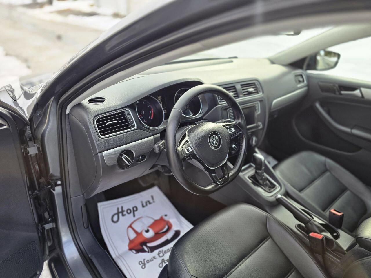 Used 2017 Volkswagen Jetta SE image 14