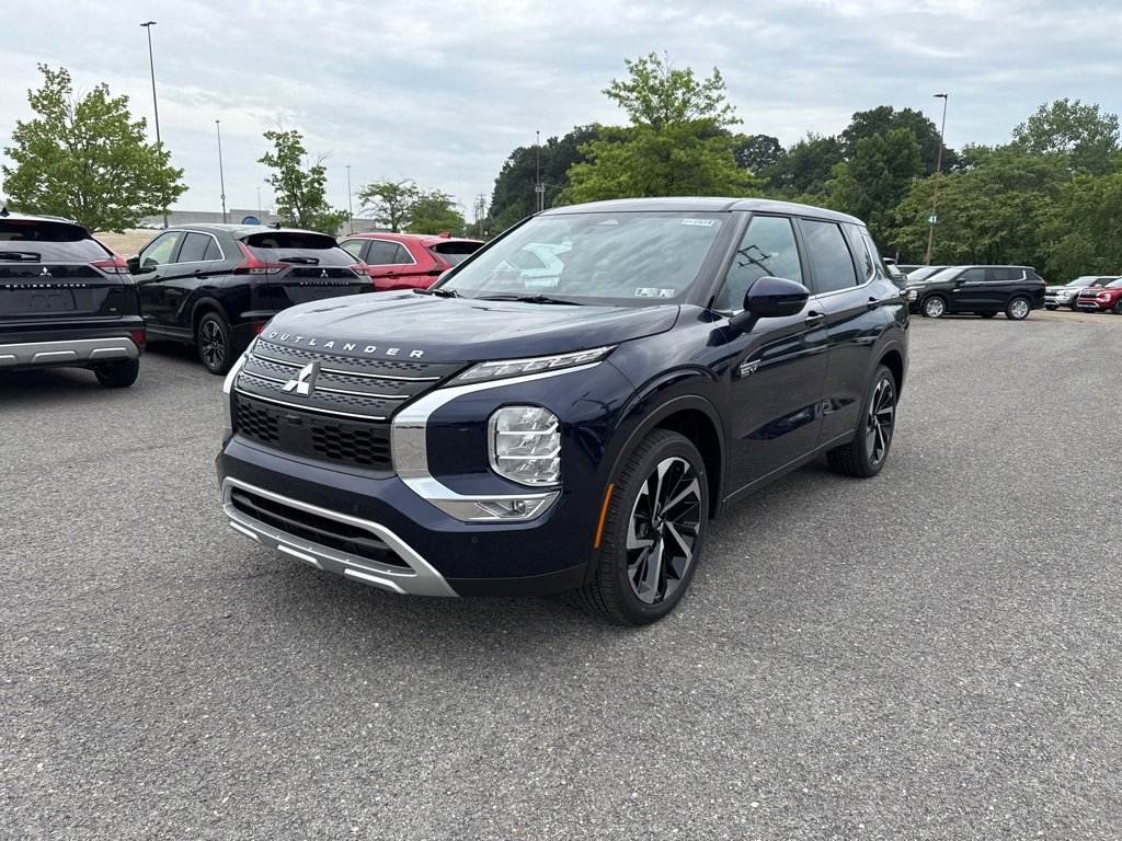 New 2025 Mitsubishi Outlander SE image 13