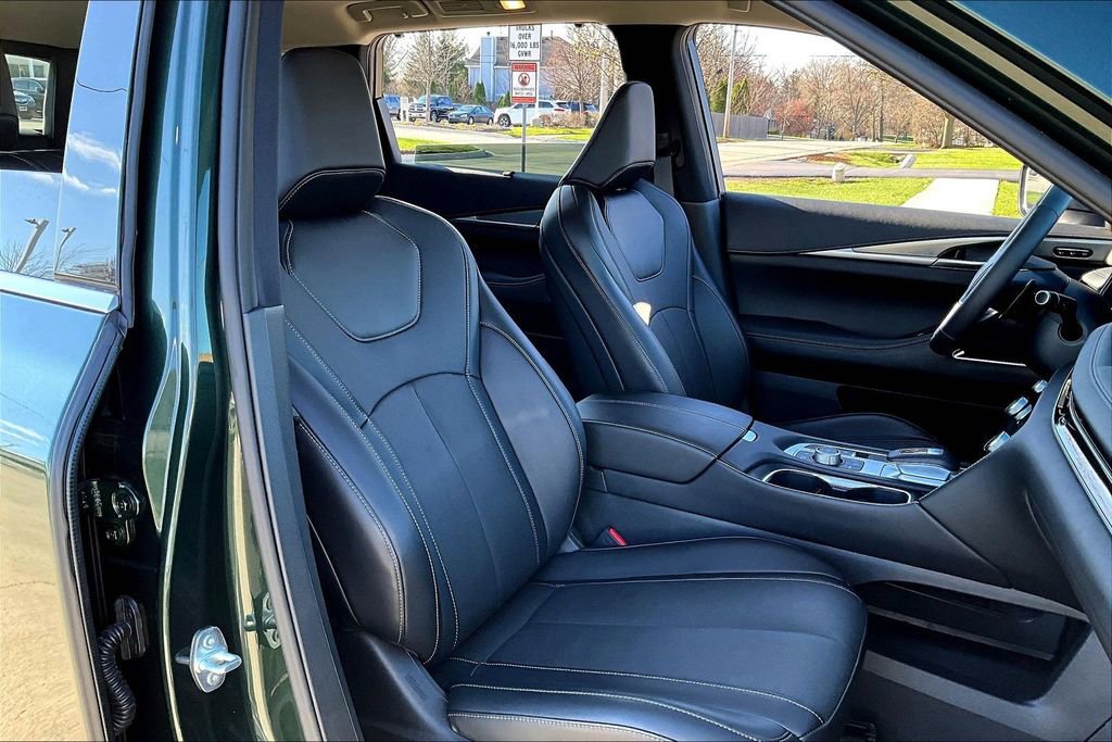 Certified 2026 INFINITI QX60 Luxe w/ Cargo Package AWD/4WD image 27
