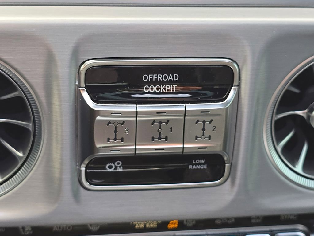 Used 2025 Mercedes-Benz G 63 AMG 4MATIC image 32