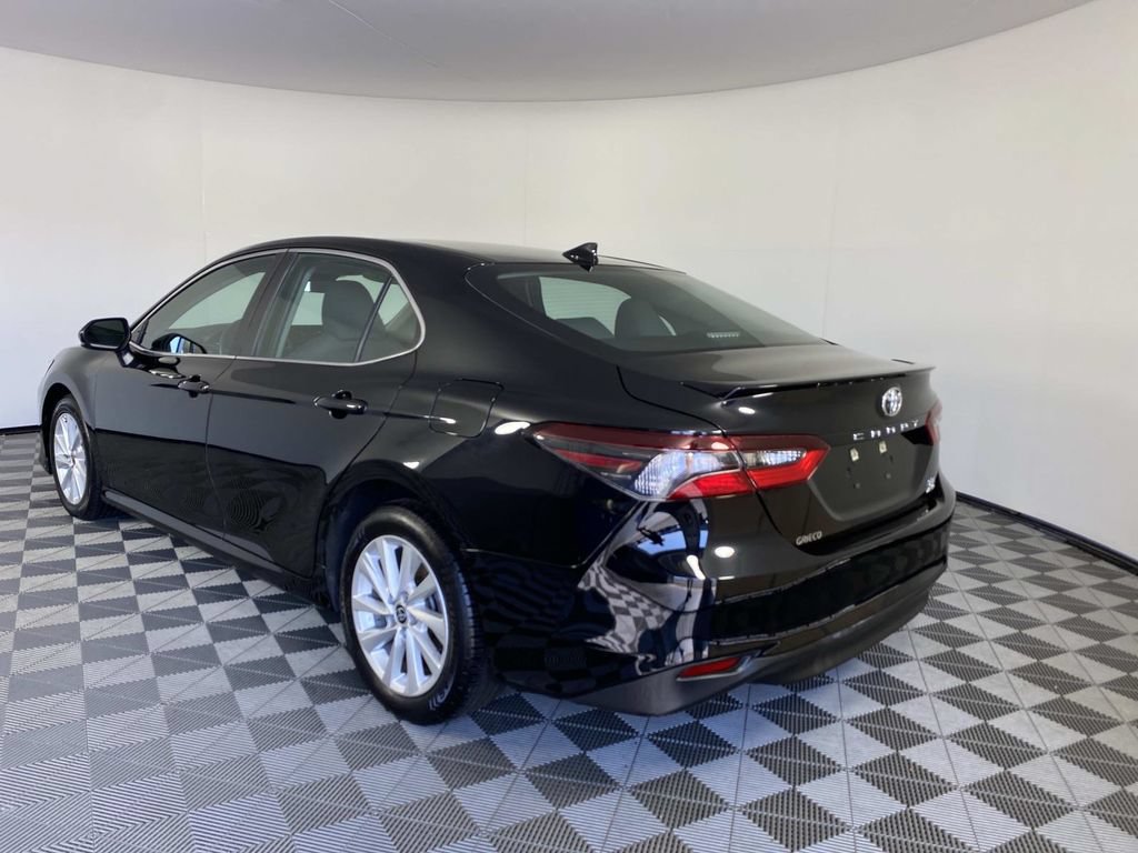 Used 2022 Toyota Camry LE AWD/4WD image 6