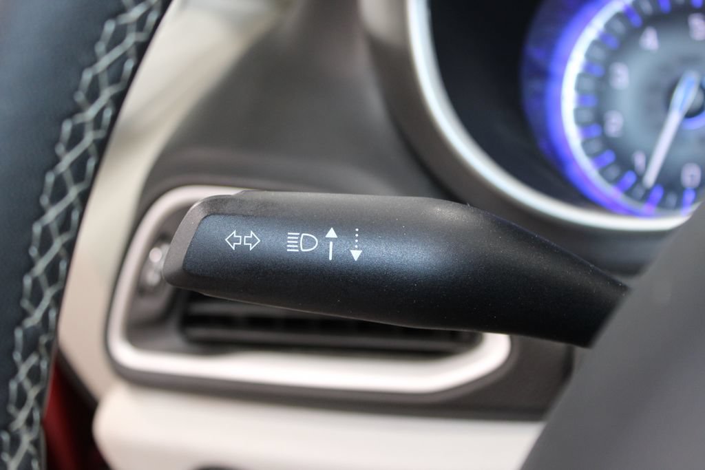 Used 2024 Chrysler Pacifica Touring-L FWD image 24