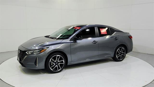 Certified 2024 Nissan Sentra SR FWD image 3