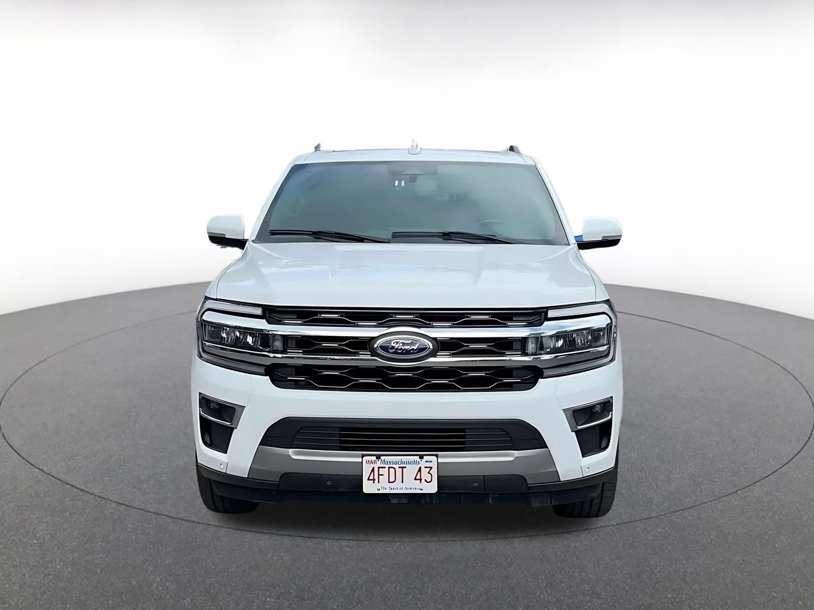 Used 2024 Ford Expedition Limited RWD image 4