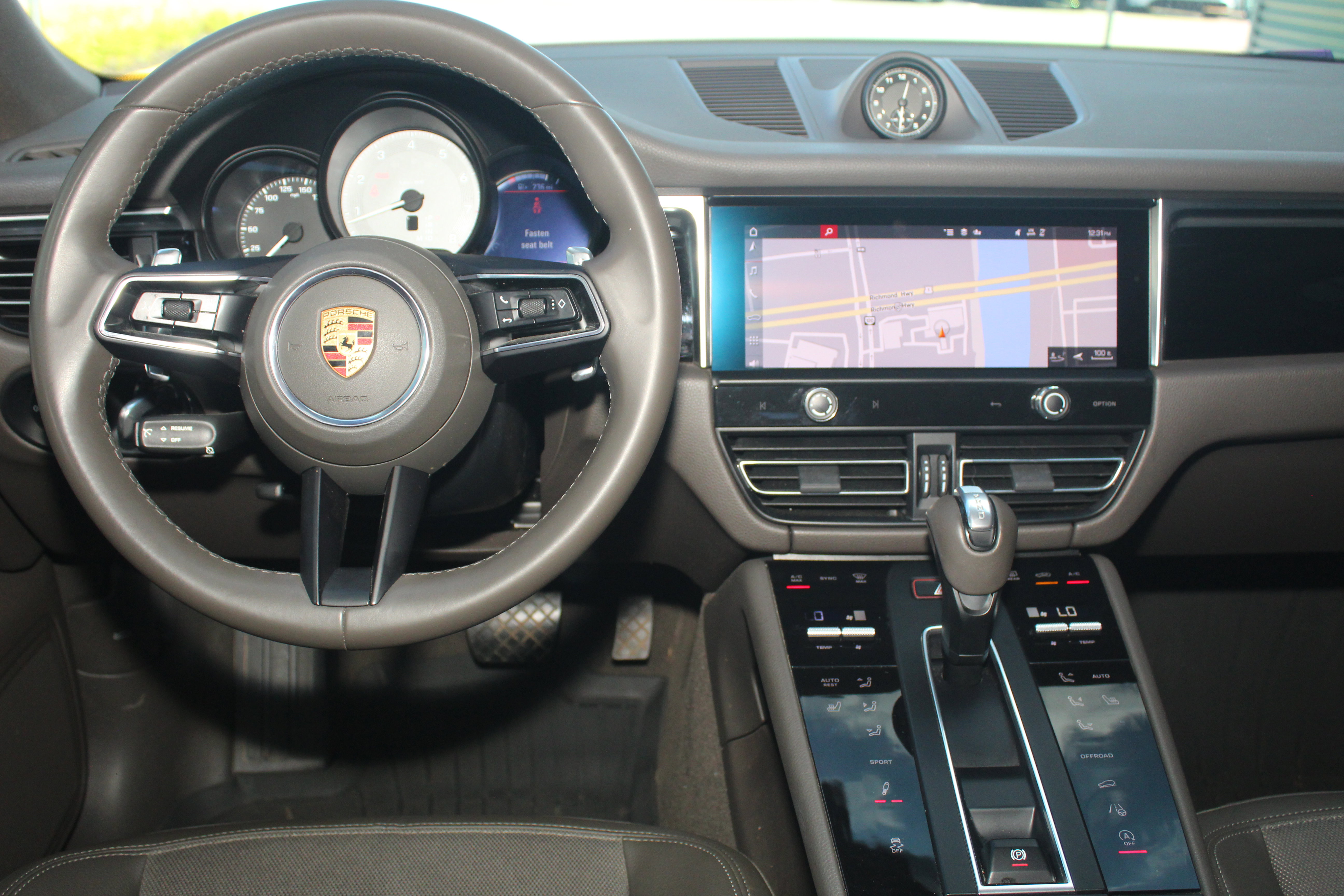 Used 2022 Porsche Macan S image 6