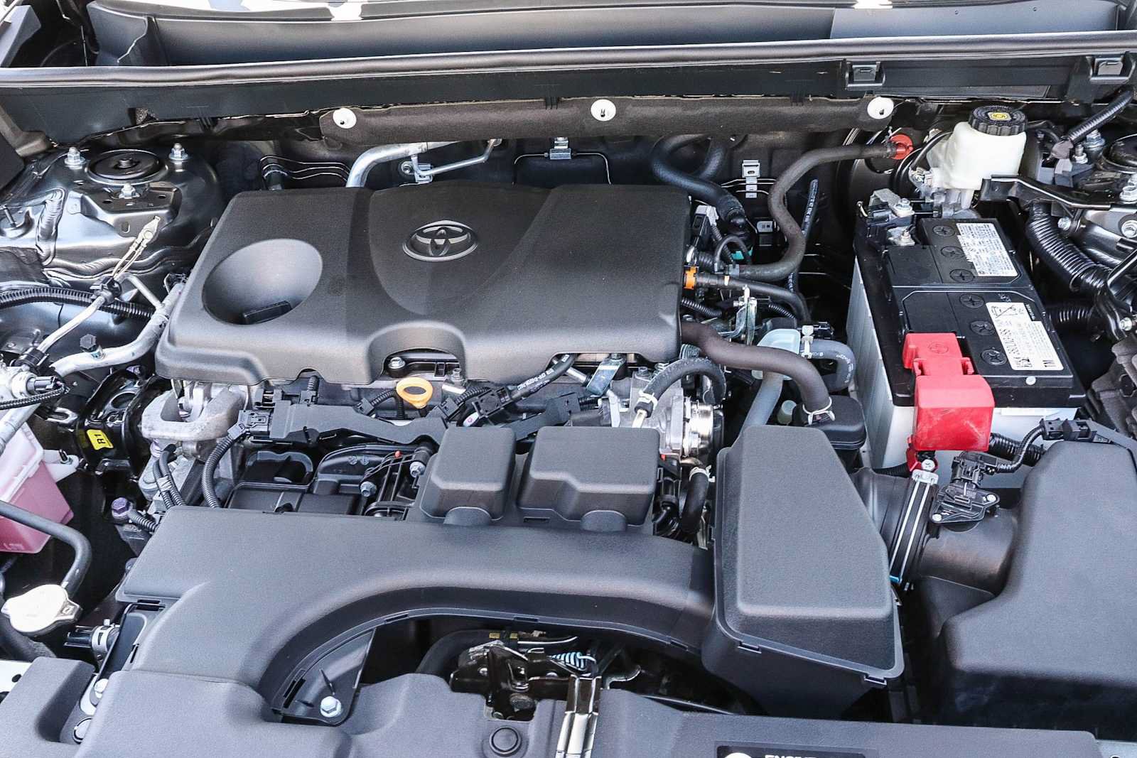 Used 2022 Toyota RAV4 XLE w/ Convenience Package FWD image 34