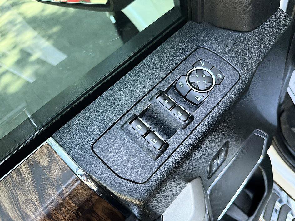 Used 2019 Ford F150 Lariat w/ Equipment Group 502A Luxury AWD/4WD image 10