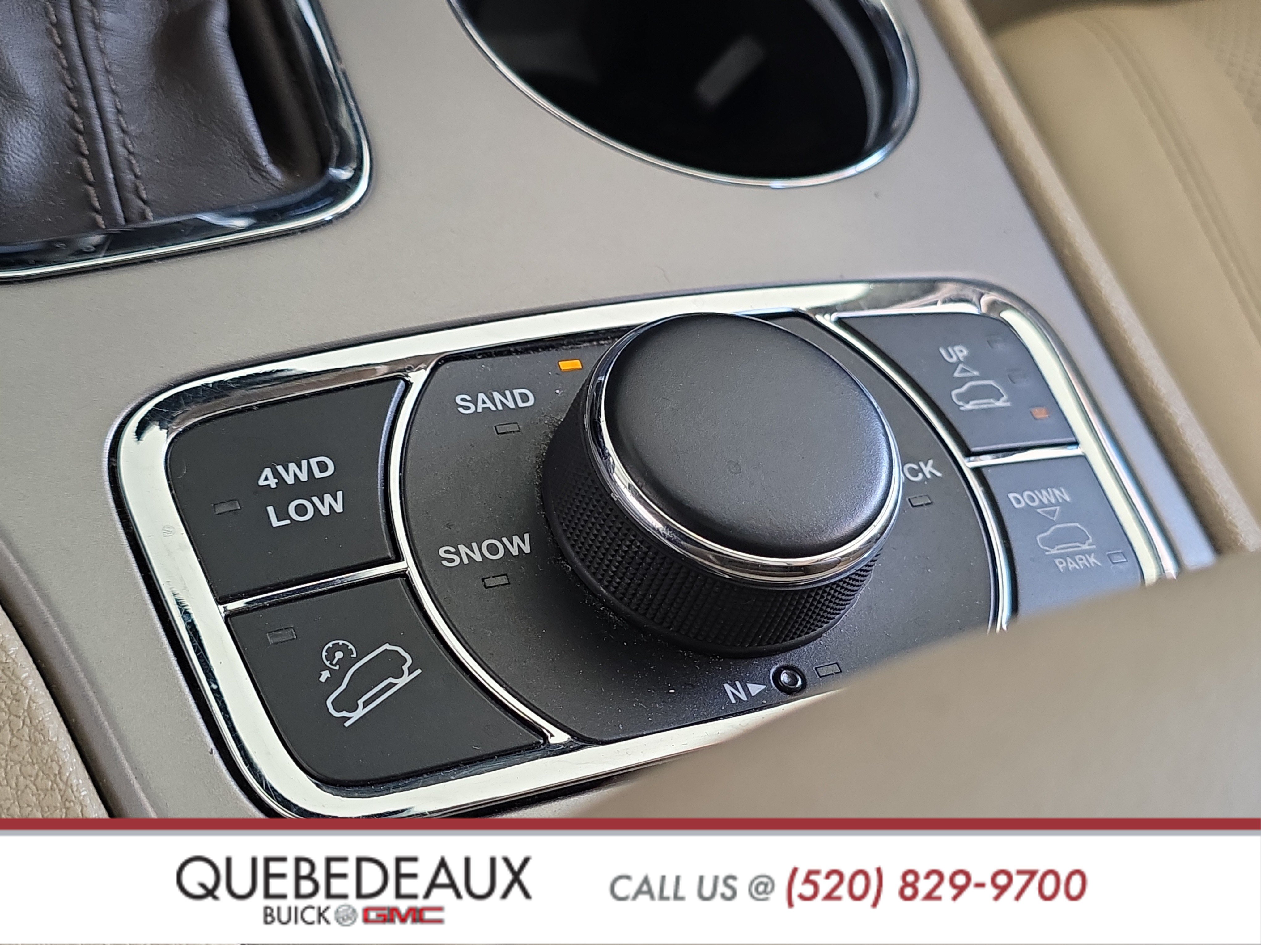 Used 2020 Jeep Grand Cherokee Overland AWD/4WD image 21