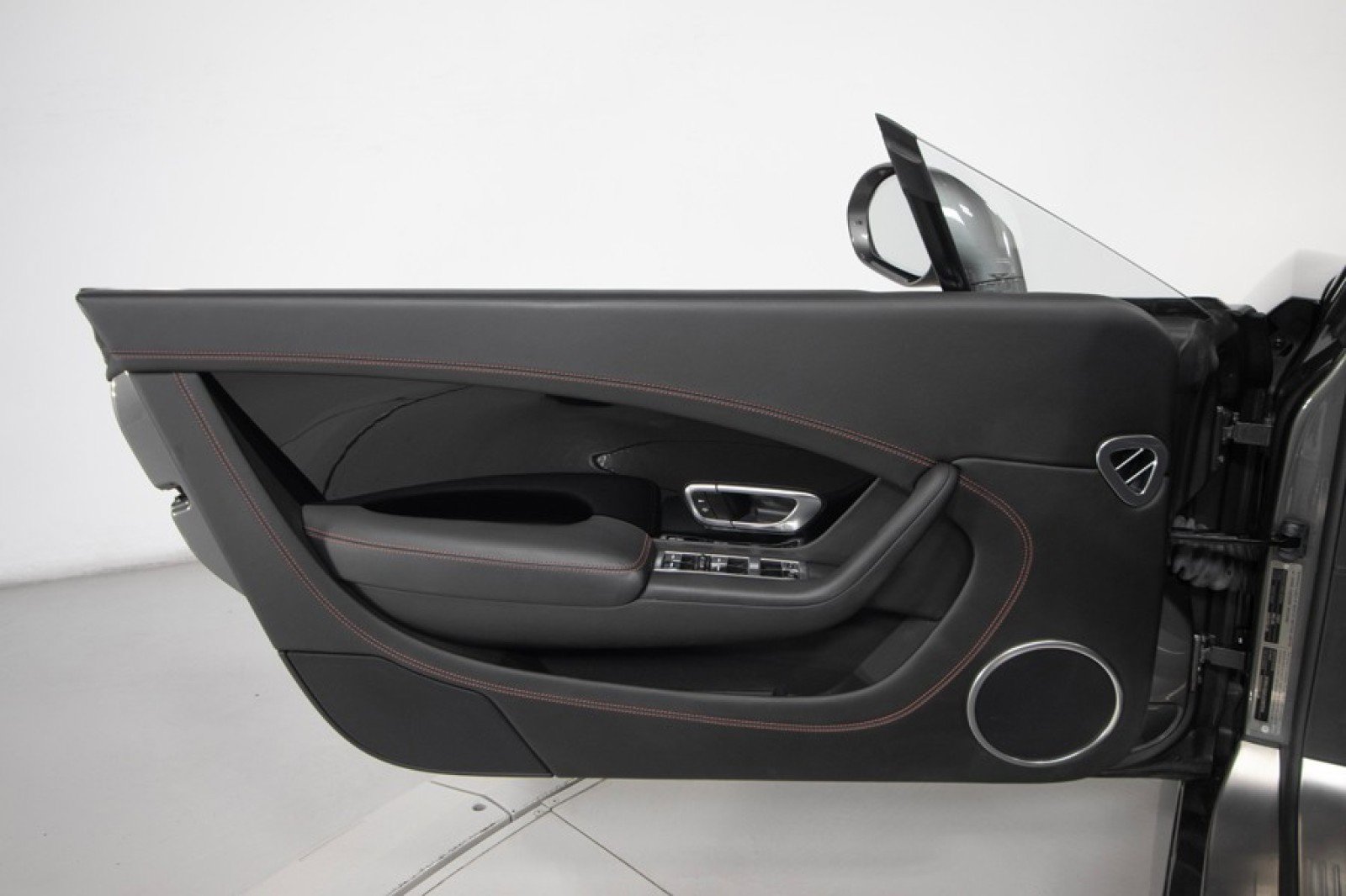 Used 2018 Bentley Continental GT image 34