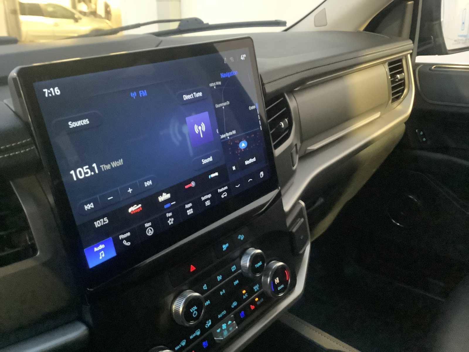 Used 2023 Ford Expedition Max XLT image 17